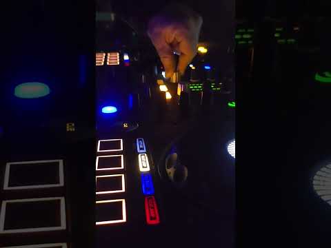 Techno Meets Breakbeats 🔥 Live DJ Mix | Warehouse Energy