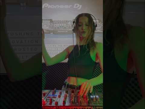 Watch the full DJ mix now by clicking the link down below✨