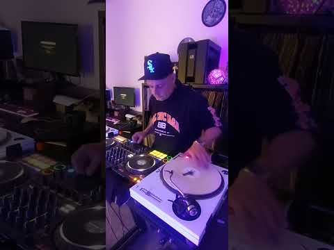 Erotic scratch😁 #dj #djing #djviral #scratch #scratching #hiphop #djmix #djremix #cuts #mix #mixing